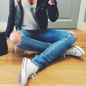 White converse women’s 9 NIB